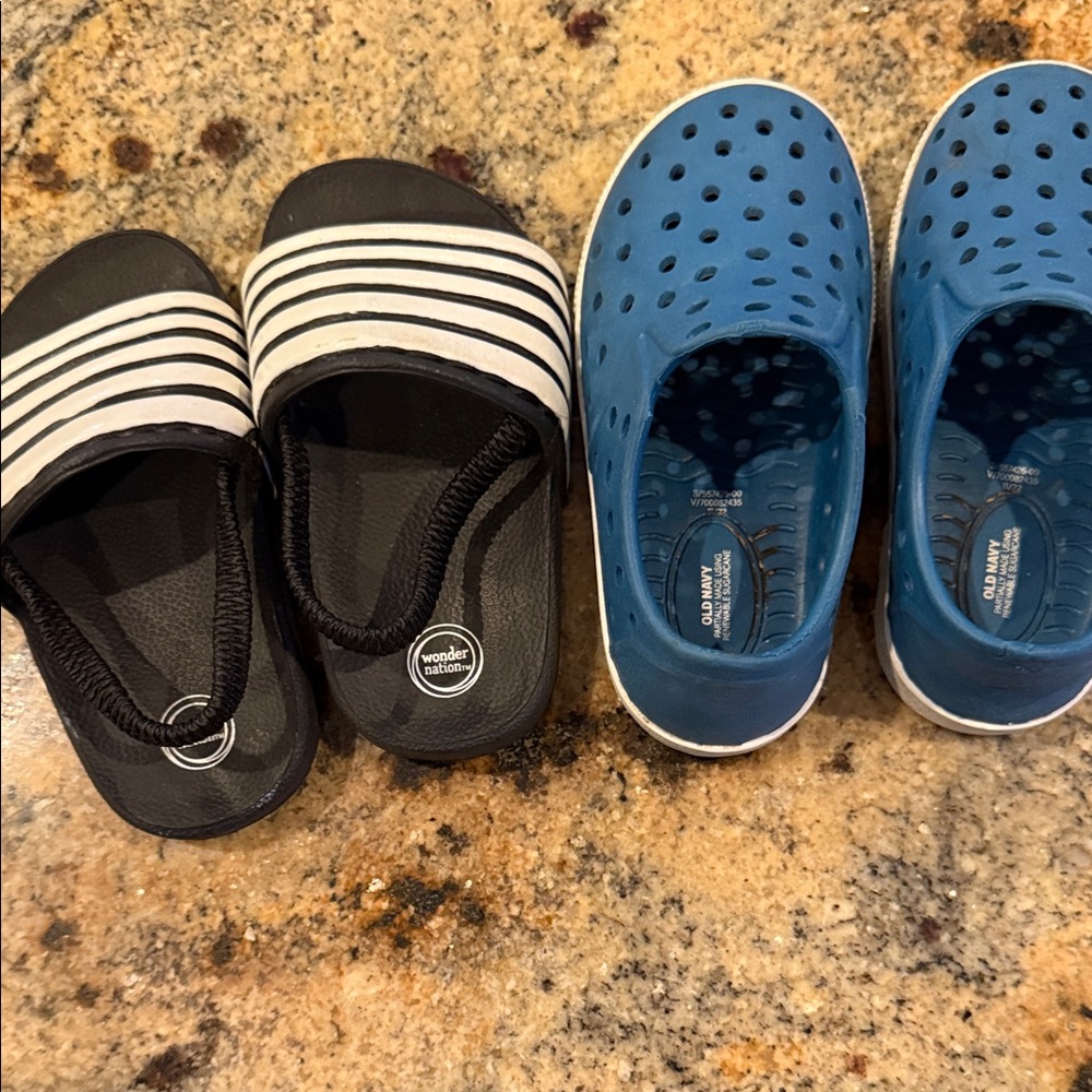 Wonder Nation Black Slides and Blue Clogs for Kids